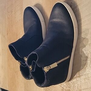 Kenneth Cole Black Hightop/Booties Shoes Size 9.5